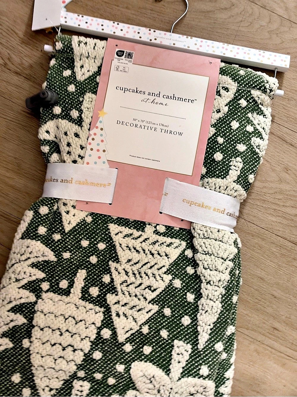 cupcakes and cashmere Holiday Tree Decorative Throw Green & Cream